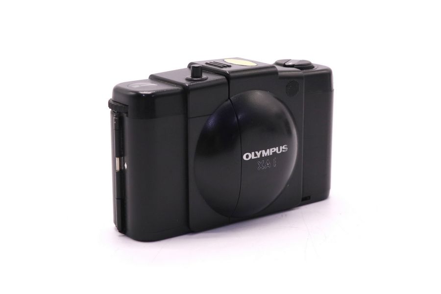 Olympus XA1