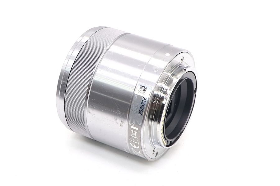 Sony 30mm f/3.5 Macro E