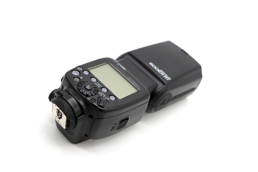 Фотовспышка Canon Speedlite 600EX-RT в упаковке (2015)