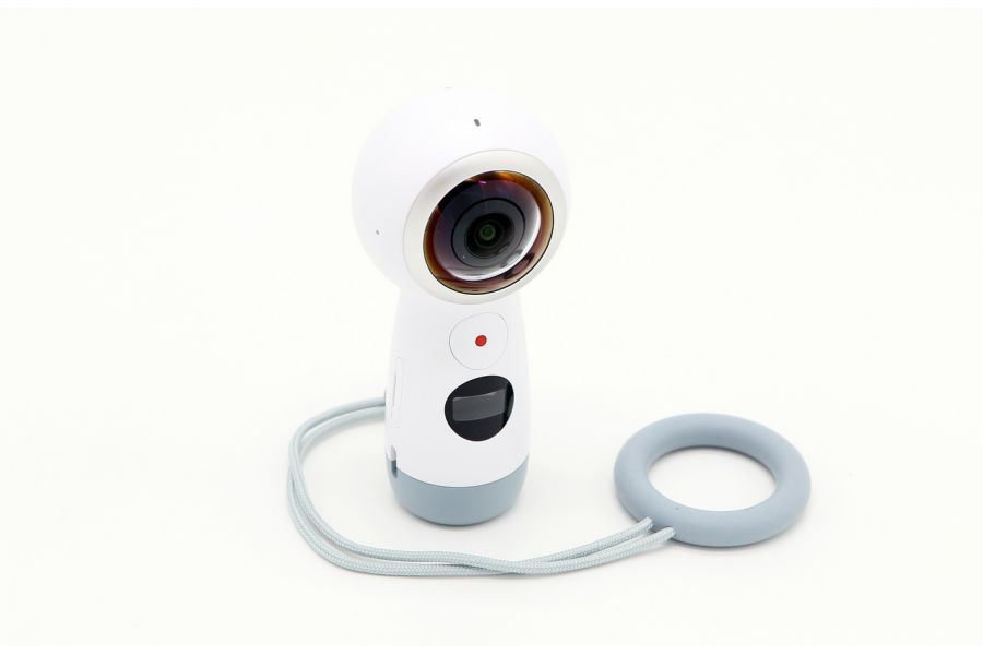 Экшен-камера Samsung Gear 360 (2017)
