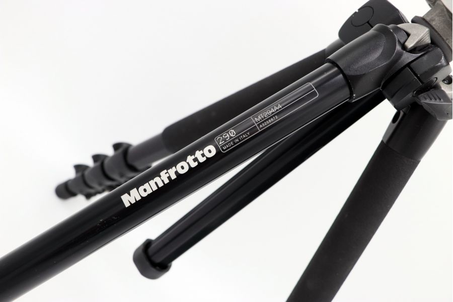 Штатив Manfrotto MT294A4 + голова 496RC2