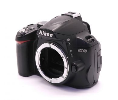 Nikon D3000 body (пробег 10410 кадров)