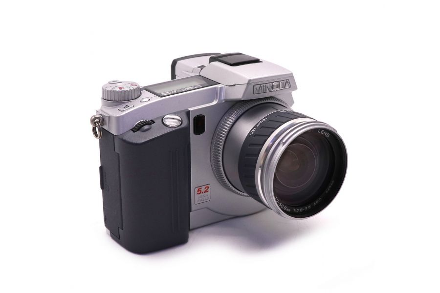 Minolta Dimage 7 (Japan, 2002)