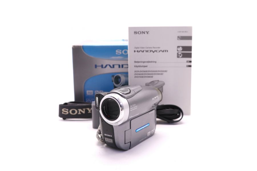 Видеокамера Sony DCR-DVD403E в упаковке