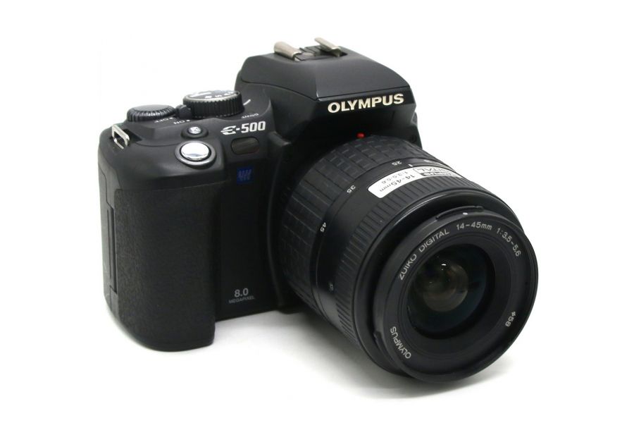 Olympus E-500 kit 14-45mm f/3.5-5.6 (пробег 2950 кадров)