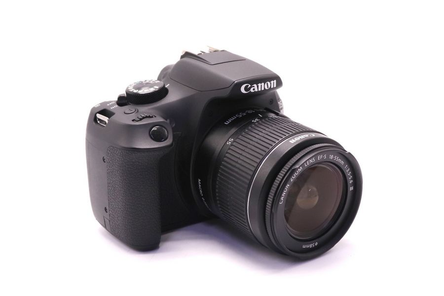 Canon EOS 1300D kit (пробег 2810 кадров)