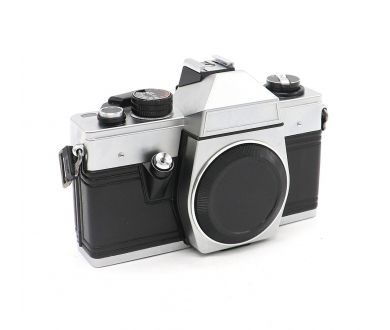 Praktica L body (G.D.R, 1975)