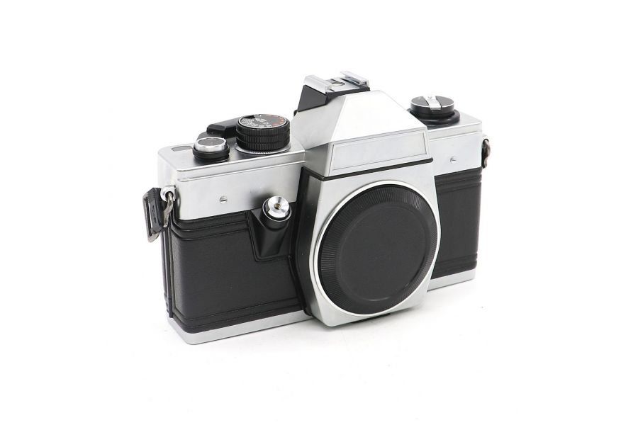 Praktica L body (G.D.R, 1975)