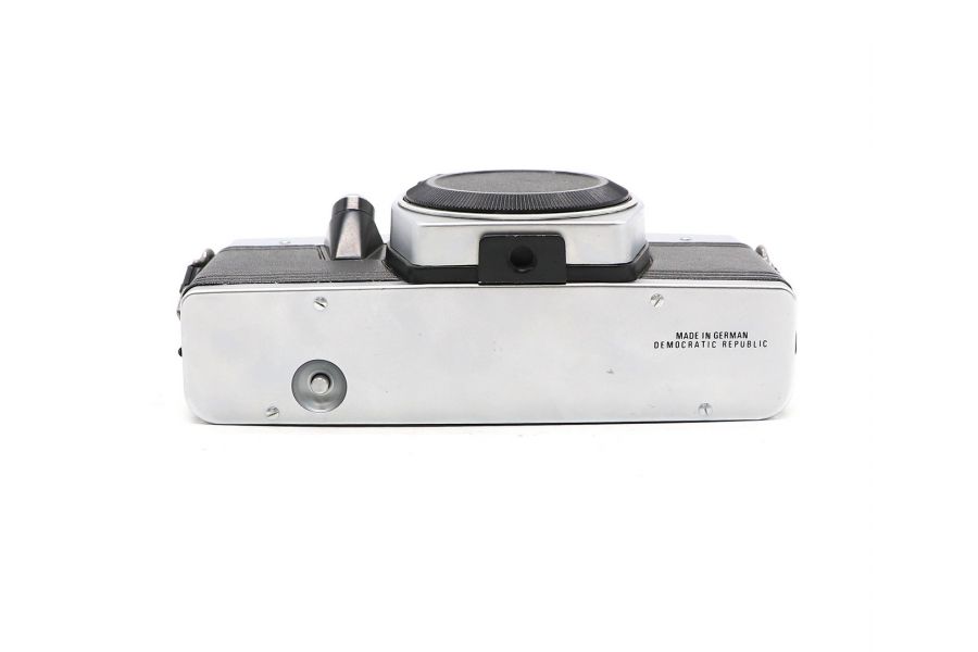 Praktica L body (G.D.R, 1975)