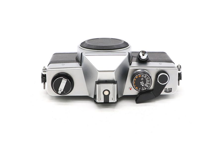 Praktica L body (G.D.R, 1975)