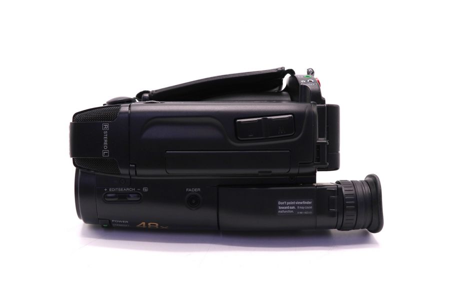 Видеокамера Sony CCD-TR570E