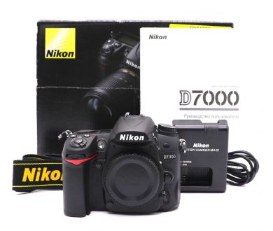 Nikon D7000 body в упаковке (пробег 4685 кадров)