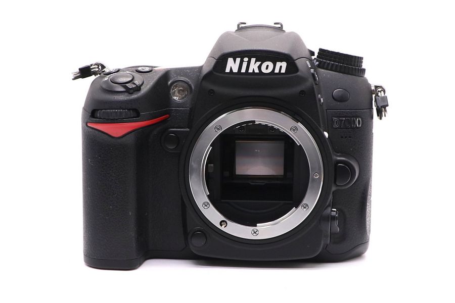 Nikon D7000 body в упаковке (пробег 4685 кадров)