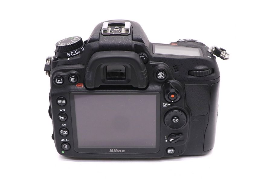 Nikon D7000 body в упаковке (пробег 4685 кадров)