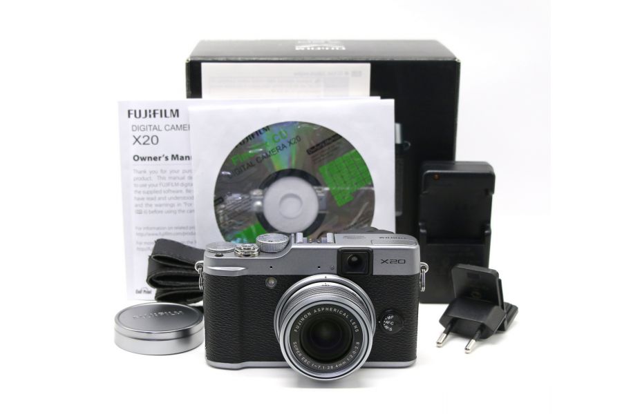 Фотокамера компактная Fujifilm X20 в упаковке