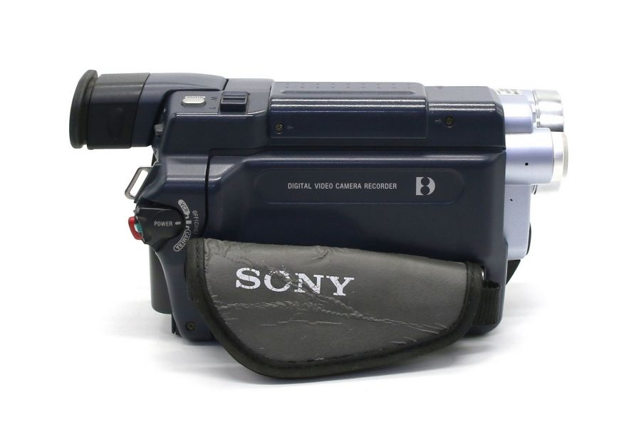 Видеокамера Sony DCR-TRV147E