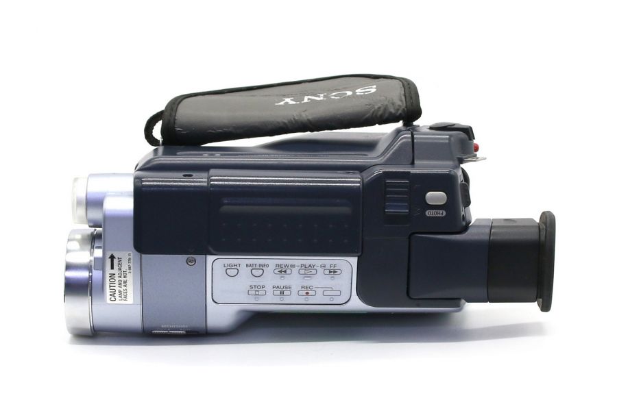 Видеокамера Sony DCR-TRV147E