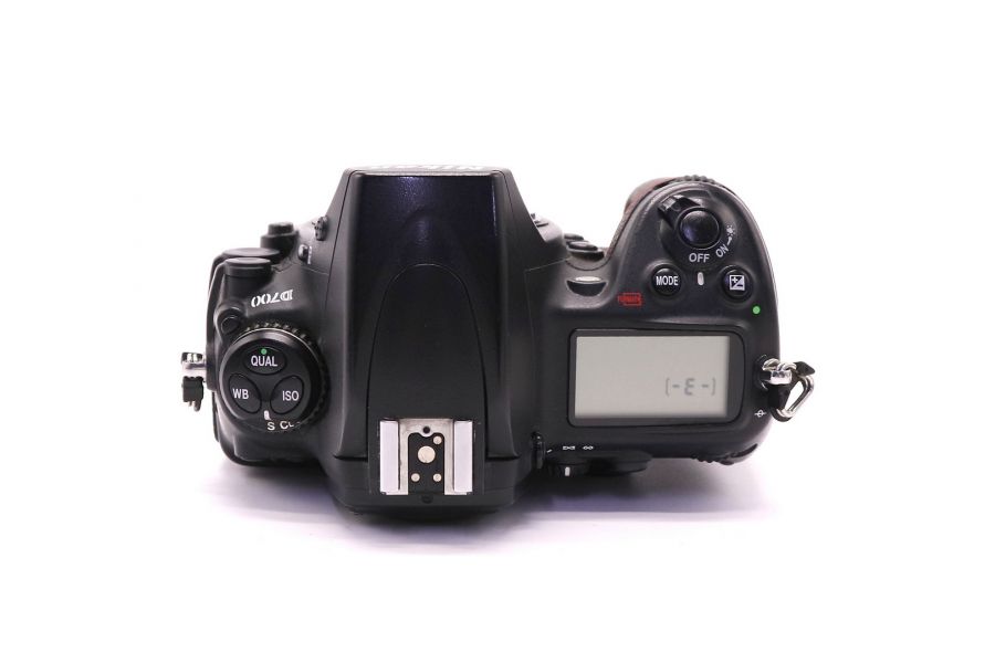 Nikon D700 body (пробег 179420 кадров)