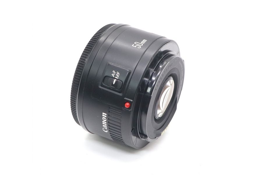 Canon EF 50mm f/1.8 II в упаковке (Malaysia).