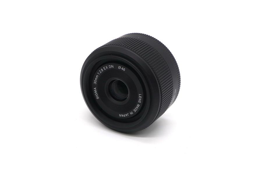 Sigma AF 30mm f/2,8 EX DN Micro 4/3 в упаковке