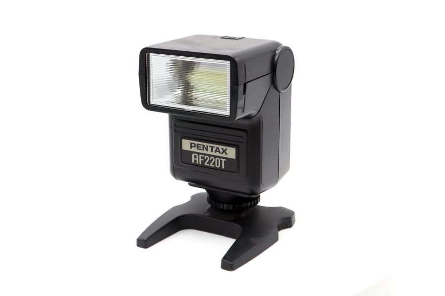 Фотовспышка Pentax AF 220T в упаковке