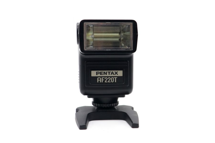 Фотовспышка Pentax AF 220T в упаковке
