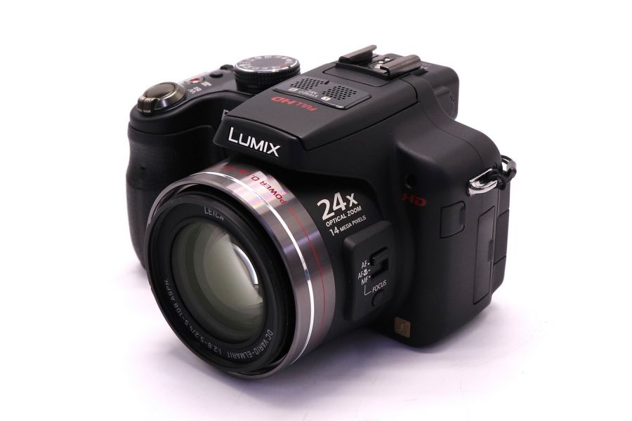 Panasonic Lumix DMC-FZ100 в упаковке