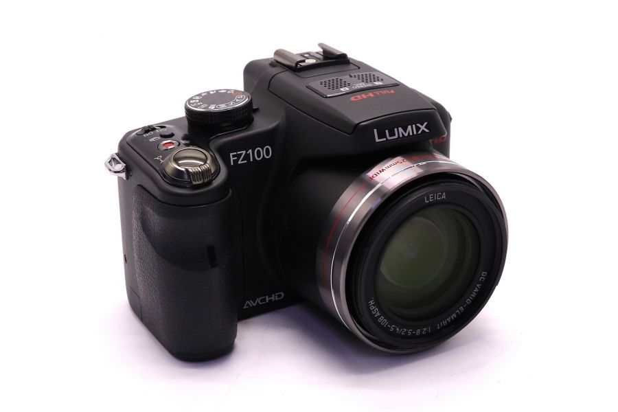 Panasonic Lumix DMC-FZ100 в упаковке