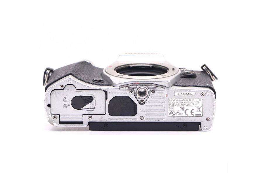 Olympus OM-D E-M5 II body (пробег 81700 кадров)