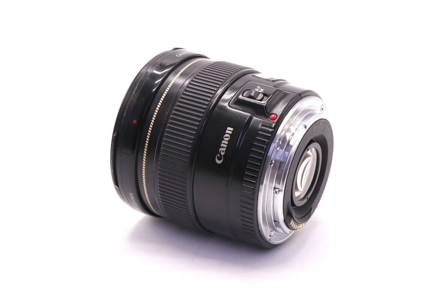 Canon EF 20mm f/2.8 USM (Japan, 2000)