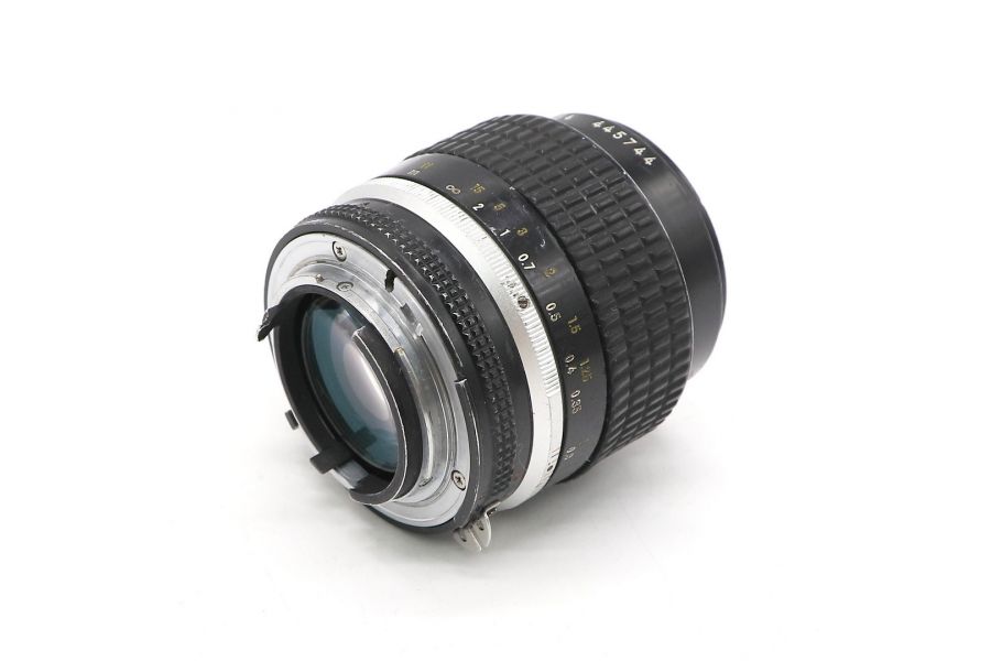 Nikon 35mm f/1.4 Nikkor б.