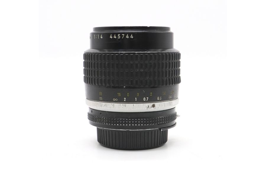 Nikon 35mm f/1.4 Nikkor б.