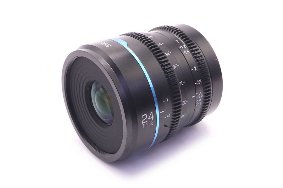 Sirui Nightwalker 24mm T1.2 S35 в упаковке