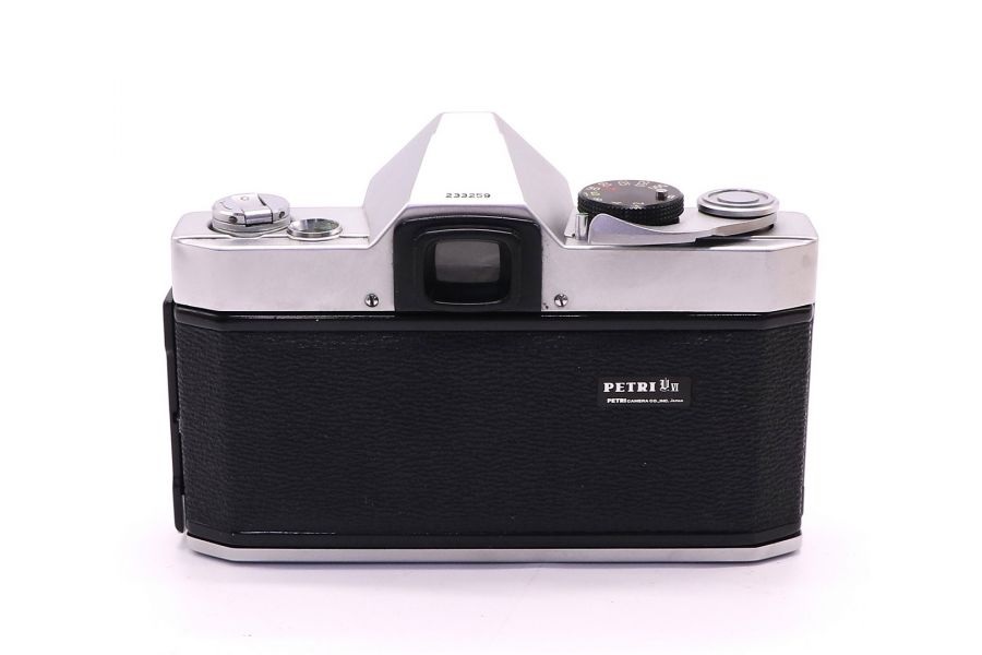 Petri Penta V6 body (Japan, 1965)