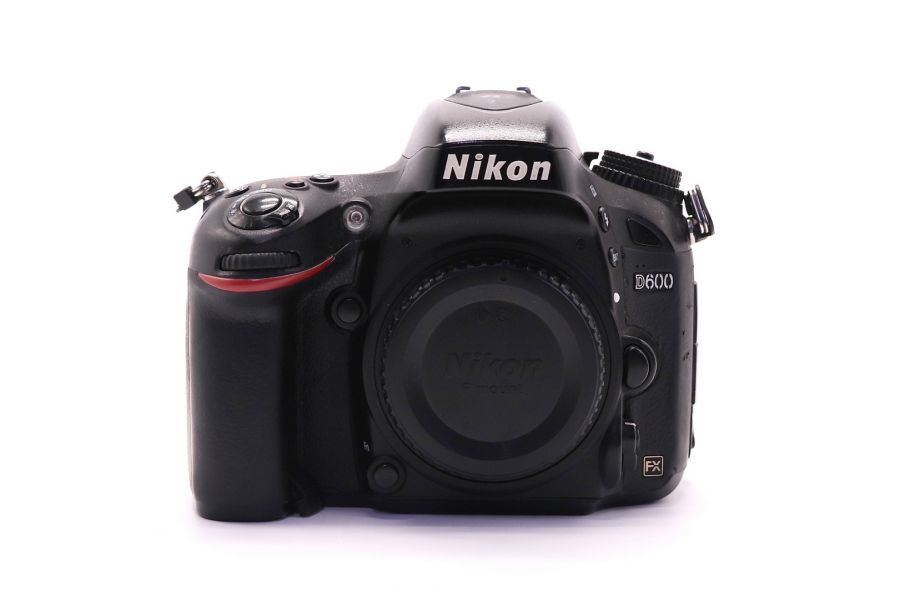 Nikon D600 body (пробег 166395 кадров)