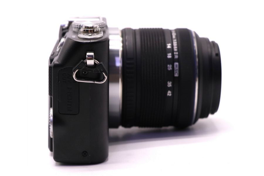 Olympus pen E-PL3 kit (пробег 17500 кадров)