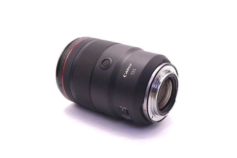 Canon RF 135mm f/1.8L IS USM в упаковке