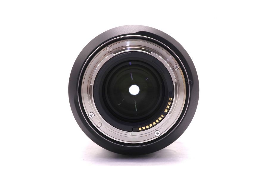 Canon RF 135mm f/1.8L IS USM в упаковке