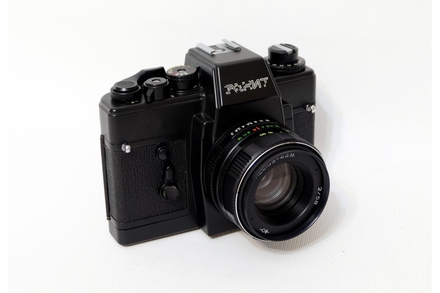 Редкость Зенит 18 б/у (КМЗ, 1982 г.)