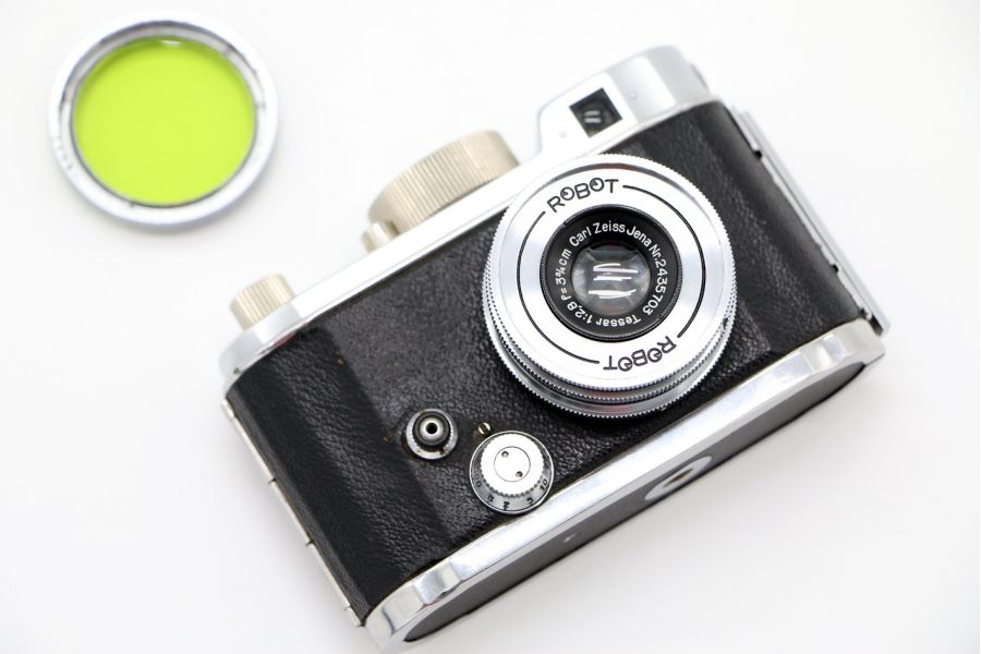 Robot II + Tessar 2.8/3,75cm (Germany, 1938)