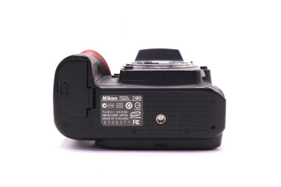 Nikon D90 body (пробег 28380 кадров)