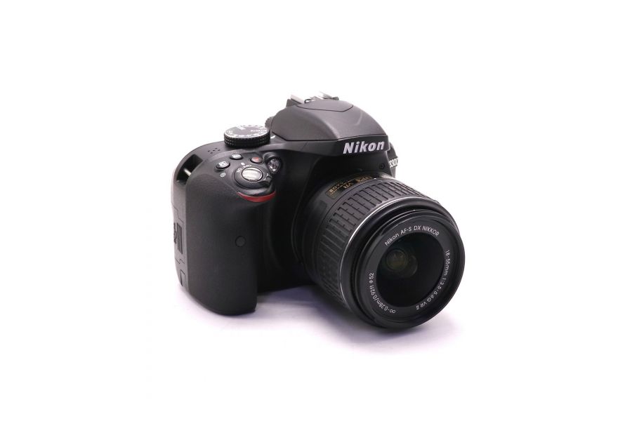 Nikon D3300 kit в упаковке (пробег 555 кадров)