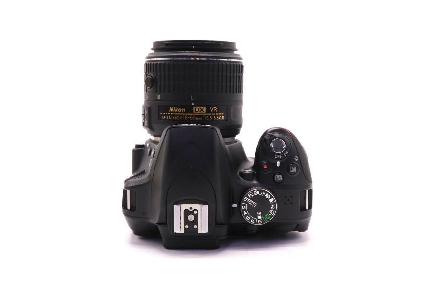 Nikon D3300 kit в упаковке (пробег 555 кадров)
