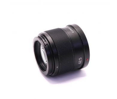 Panasonic Lumix G 42.5mm f/1.7 Asph. Power O.I.S.