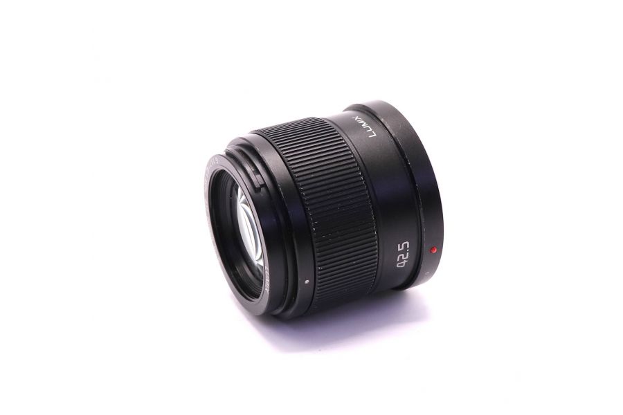 Panasonic Lumix G 42.5mm f/1.7 Asph. Power O.I.S.