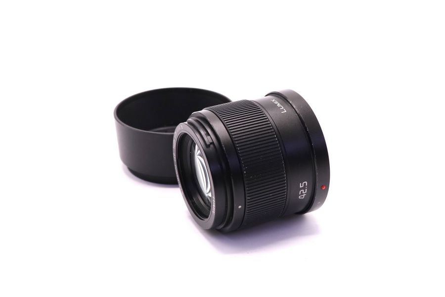 Panasonic Lumix G 42.5mm f/1.7 Asph. Power O.I.S.