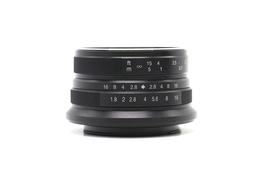 7Artisans 25mm f/1.8 Sony E в упаковке