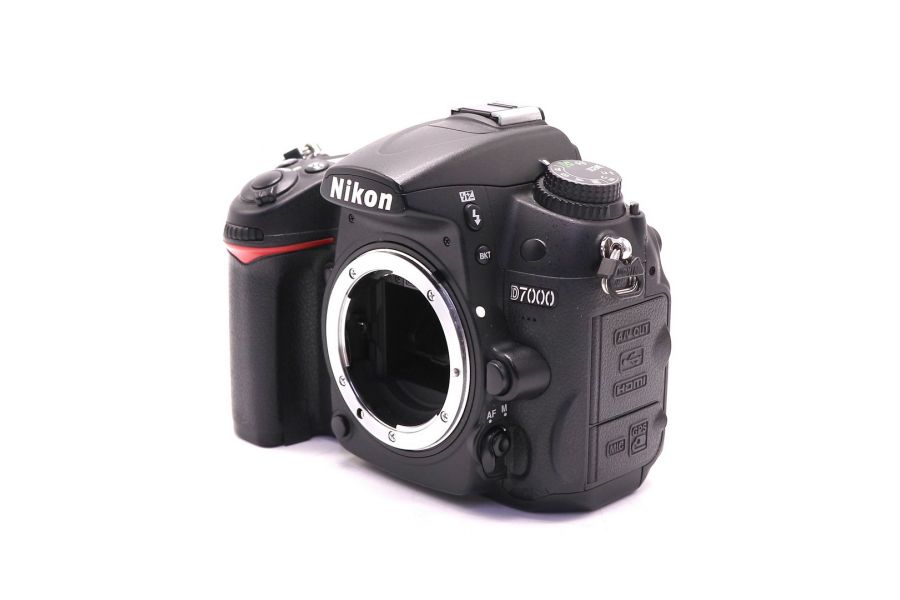 Nikon D7000 body (пробег 65345 кадров)