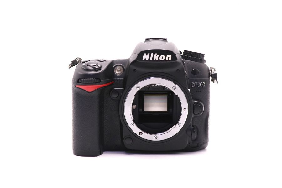 Nikon D7000 body (пробег 65345 кадров)