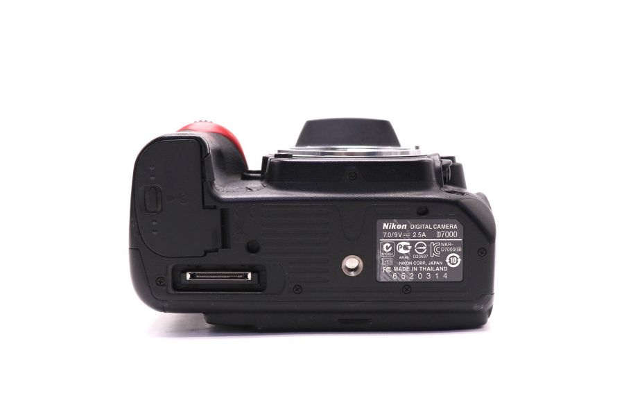 Nikon D7000 body (пробег 65345 кадров)